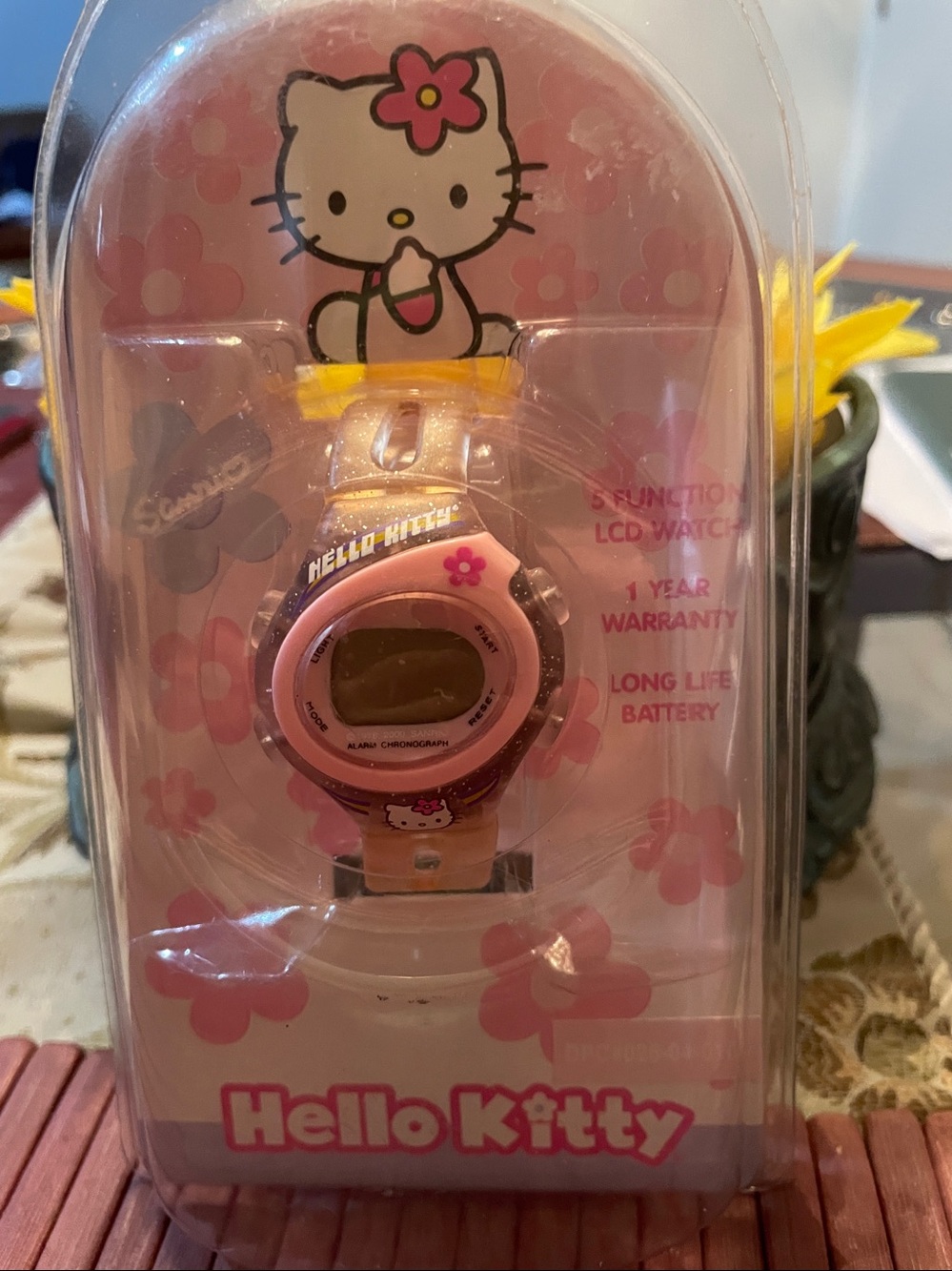 HELLO KITTY SANRIO 5 function LCD watch in original packaging